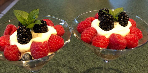 raspberries fruit parfait